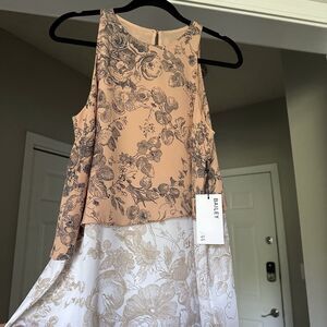 Bailey/44 Top Blouse Size M Women's White & Salmon Layered Floral Sleeveless NWT